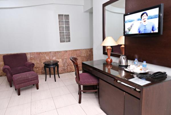 Номер Deluxe, Alma