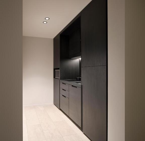 דירת חדר דלוקס, Burbury