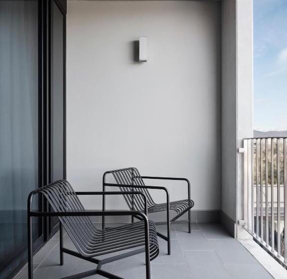 דירת דלוקס 2 חדרי שינה, Burbury