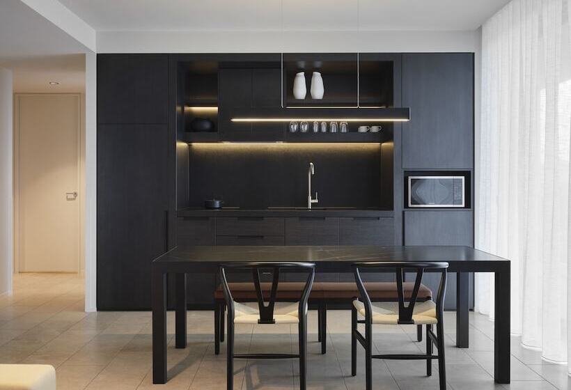 דירת חדר דלוקס, Burbury