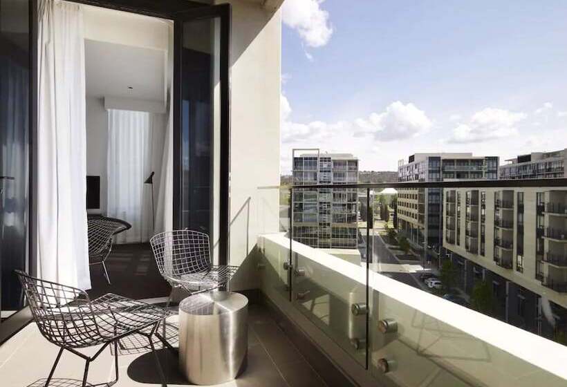 דירת חדר דלוקס, Burbury