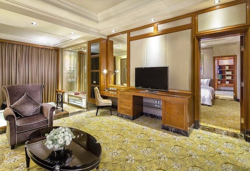 سوییت اجرایی, Chateau Starriver Guangzhou Peninsula