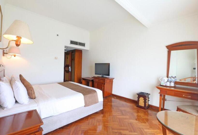 Quarto Deluxe, Kaisar