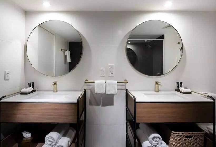 استودیوی استاندارد, Mantra Terrace Brisbane