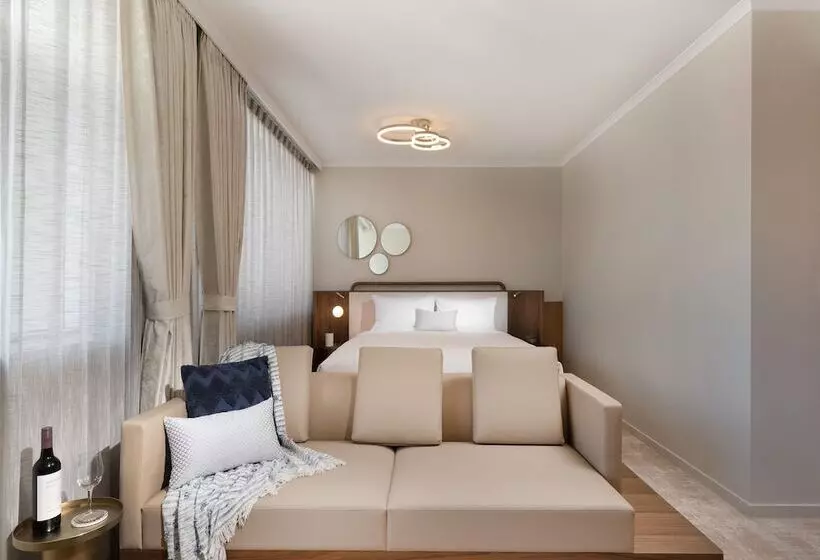 استودیوی استاندارد, Mantra Terrace Brisbane