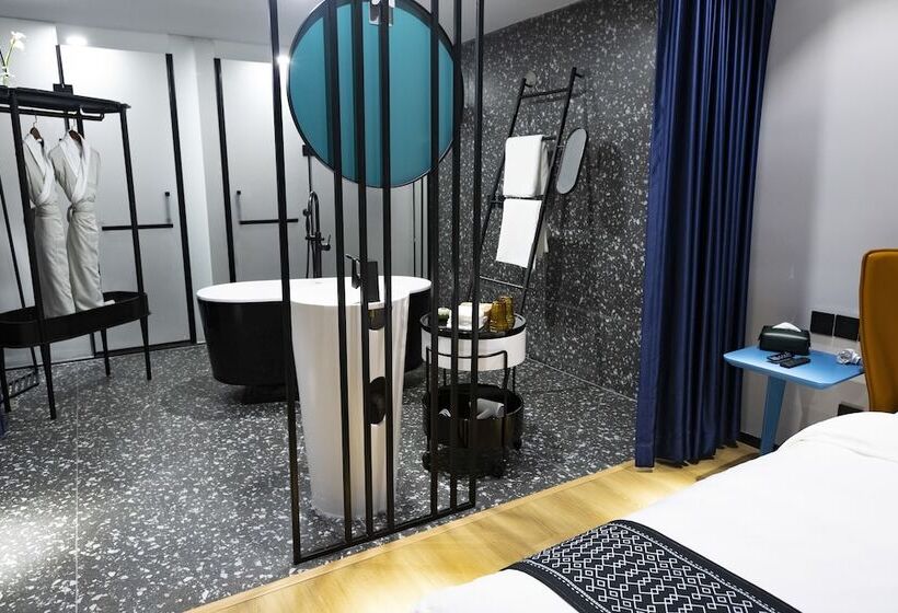 جناح ديلوكس, Qingdao The Castle