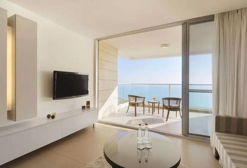 オーシャンビューデラックスルーム, Ramada Hotel & Suites By Wyndham Netanya