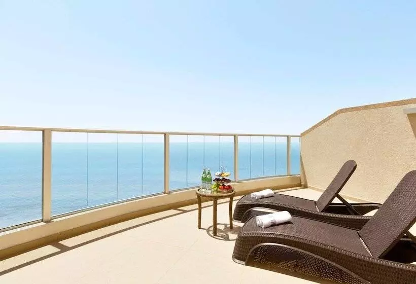 オーシャンビューデラックスルーム, Ramada Hotel & Suites By Wyndham Netanya