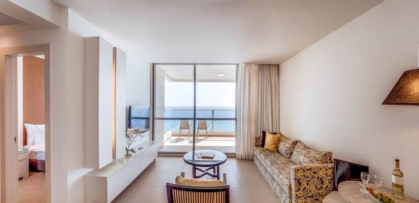 Deluxe Kamer met Uitzicht op Zee, Ramada Hotel & Suites By Wyndham Netanya