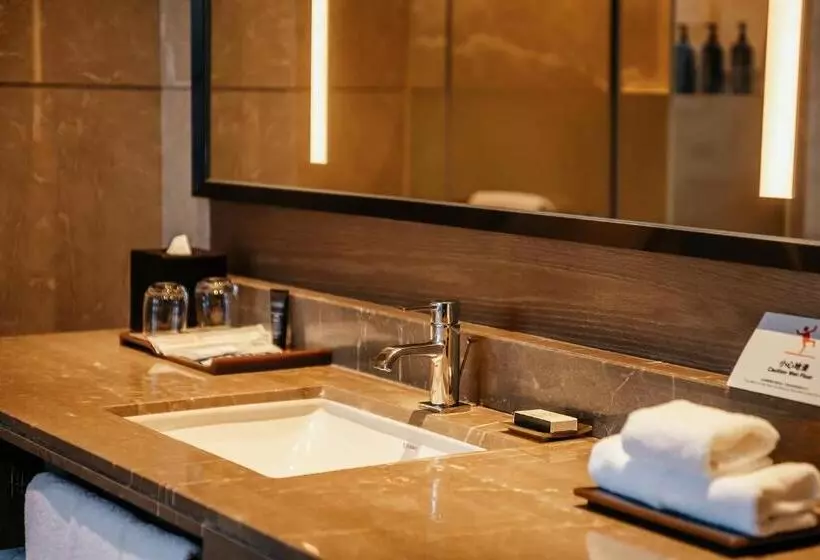 キングサイズベッド、シティビューデラックスルーム, Sheraton Guangzhou