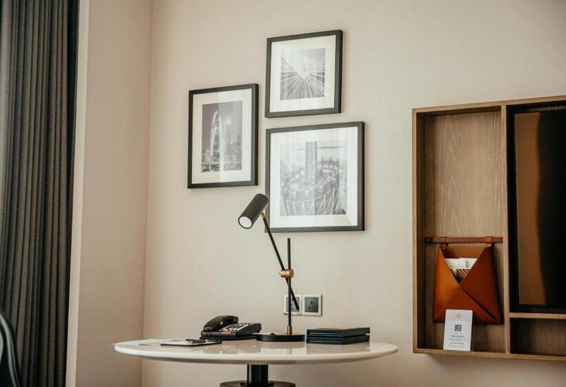 带城市景观和大床的豪华房间, Sheraton Guangzhou