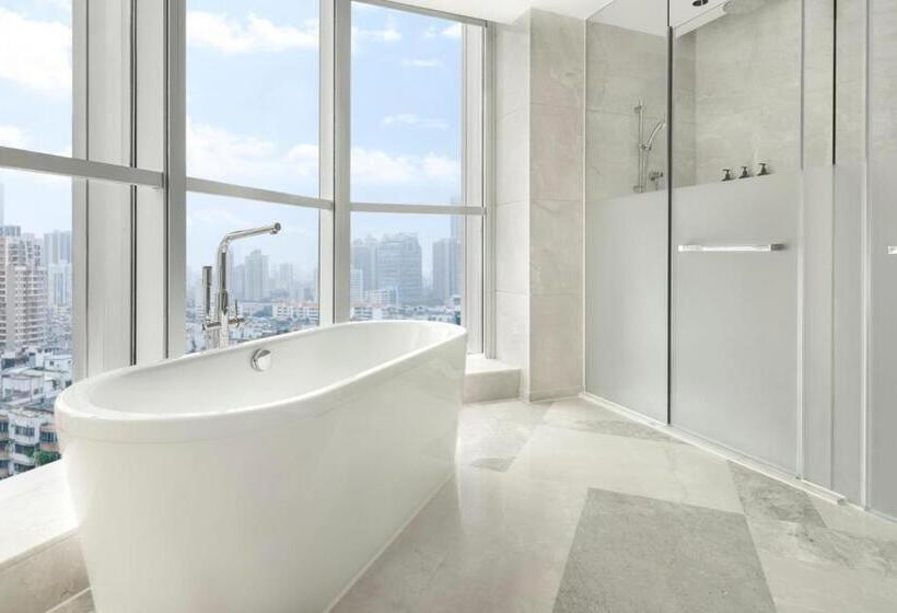 带城市景观和大床的豪华房间, Sheraton Guangzhou