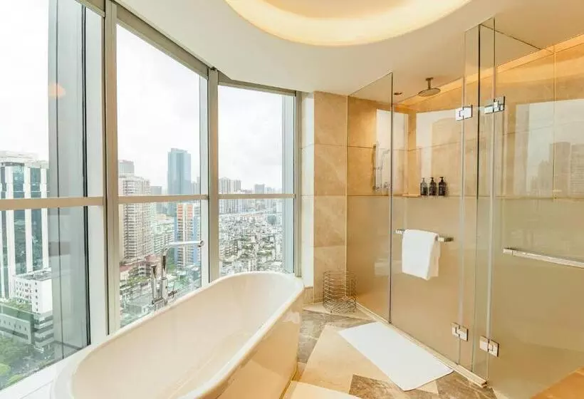 キングサイズベッド、シティビューデラックスルーム, Sheraton Guangzhou