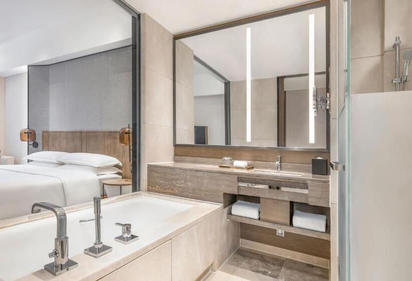 带城市景观的高级房间, Sheraton Guangzhou