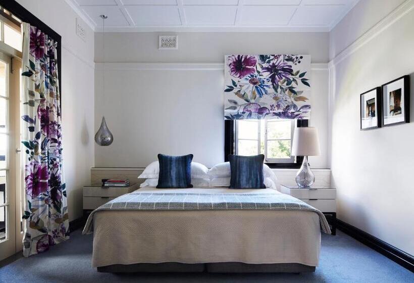 Люкс, Spicers Balfour