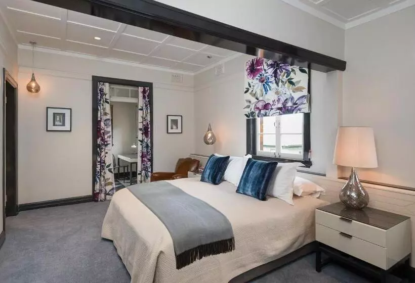 Standard-studio, Spicers Balfour