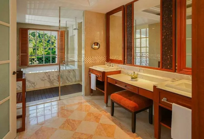 اتاق استاندارد با چشم‌انداز کوهستان, The Danna Langkawi   A Member Of Small Luxury Hotels Of The World