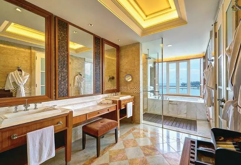 اتاق استاندارد با چشم‌انداز دریا, The Danna Langkawi   A Member Of Small Luxury Hotels Of The World