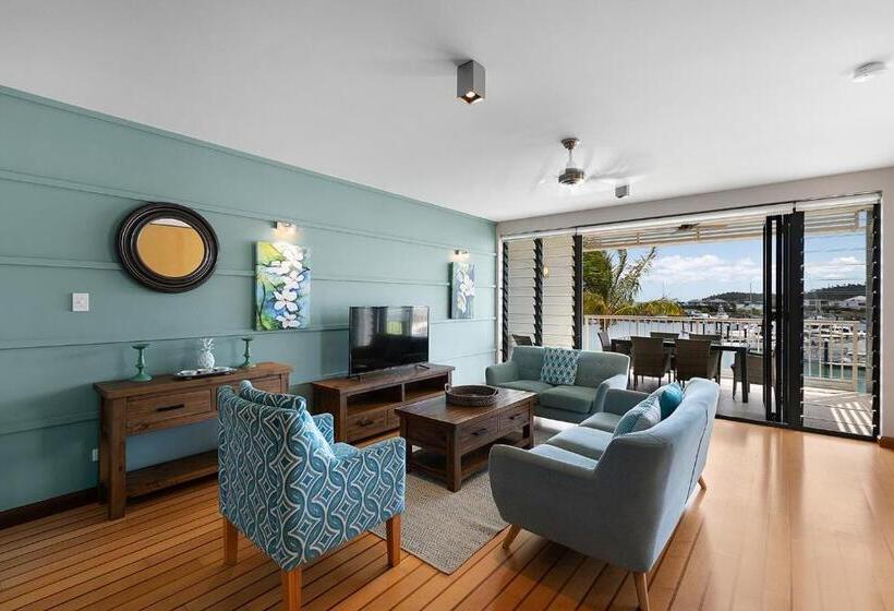 침실 3개 아파트, The Boathouse Apartments