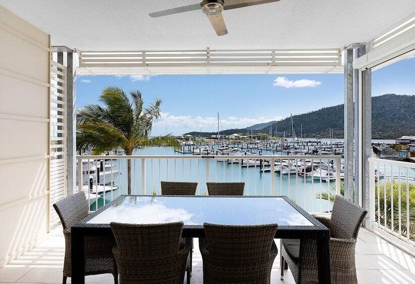 침실 3개 아파트, The Boathouse Apartments