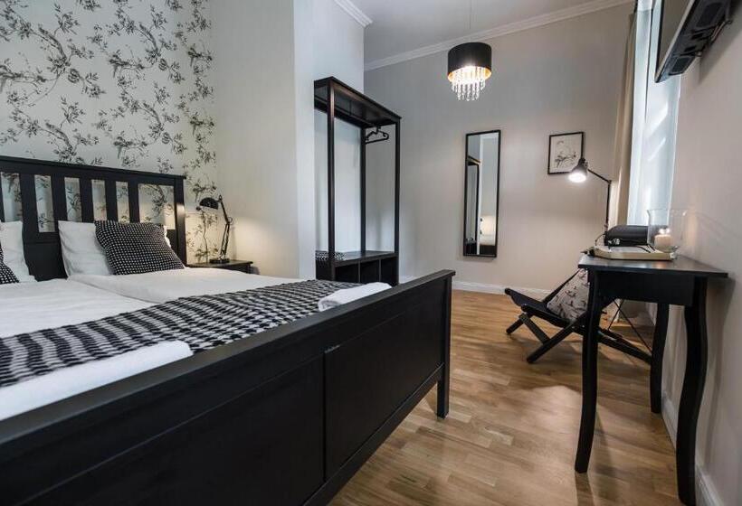 带观景的豪华间, Dunna