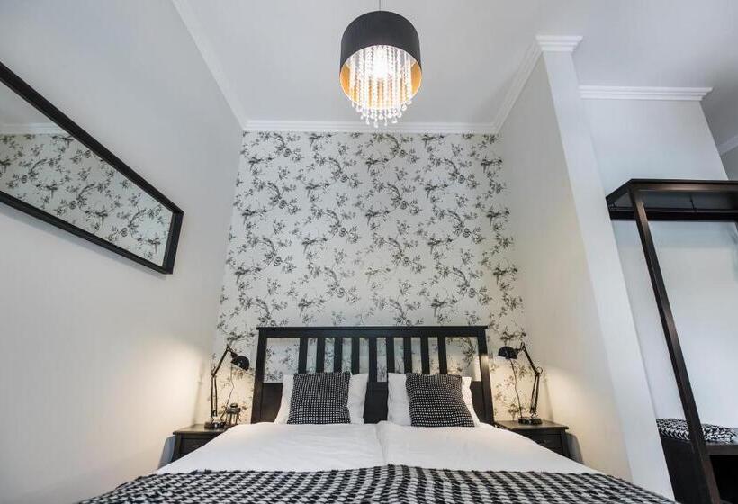 带观景的豪华间, Dunna