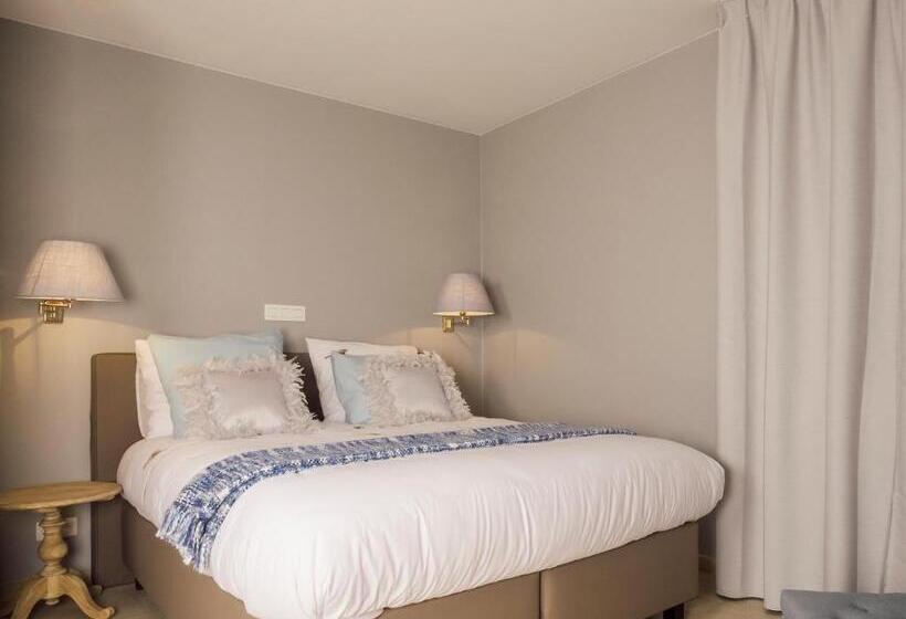 غرفة قياسية مزوَّدة بتراس, Manoir Thoveke