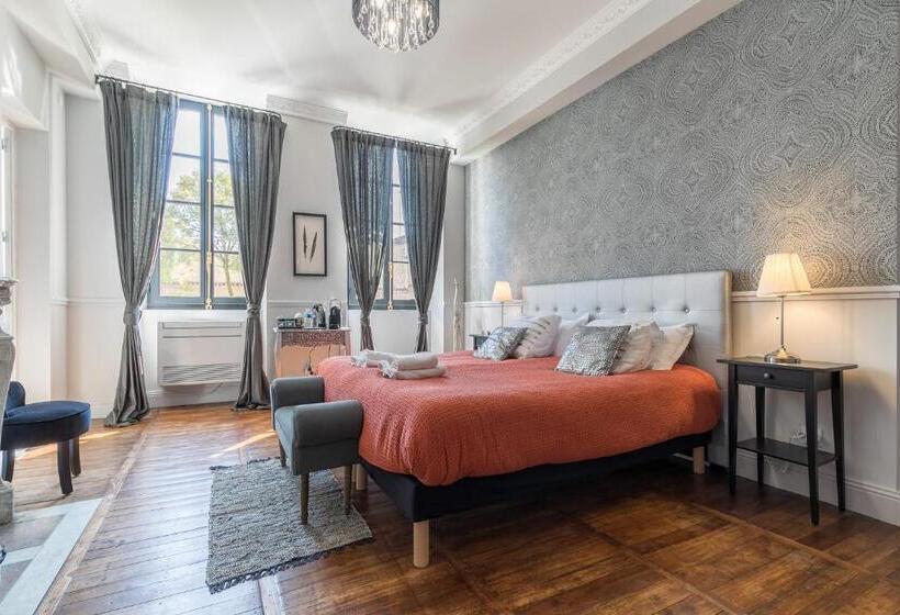 חדר סטנדרט לשלושה עם נוף לגינה, Le Logis D Augustin