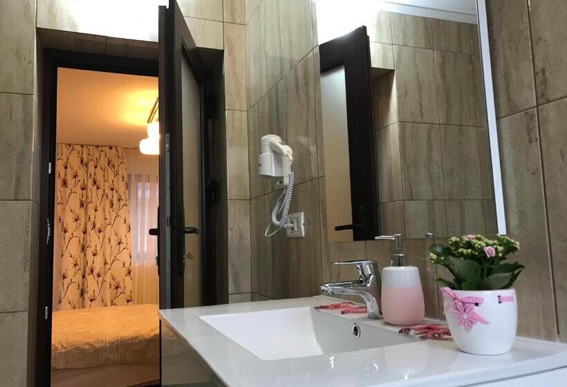 Дом 1 Спальня, Upstairs Residence