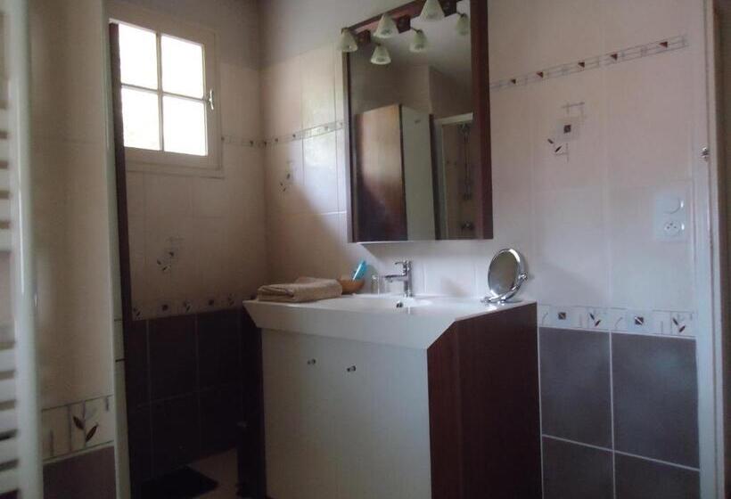 Номер Стандарт, A La Cerisaie