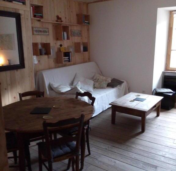 패밀리 스위트, Au 17