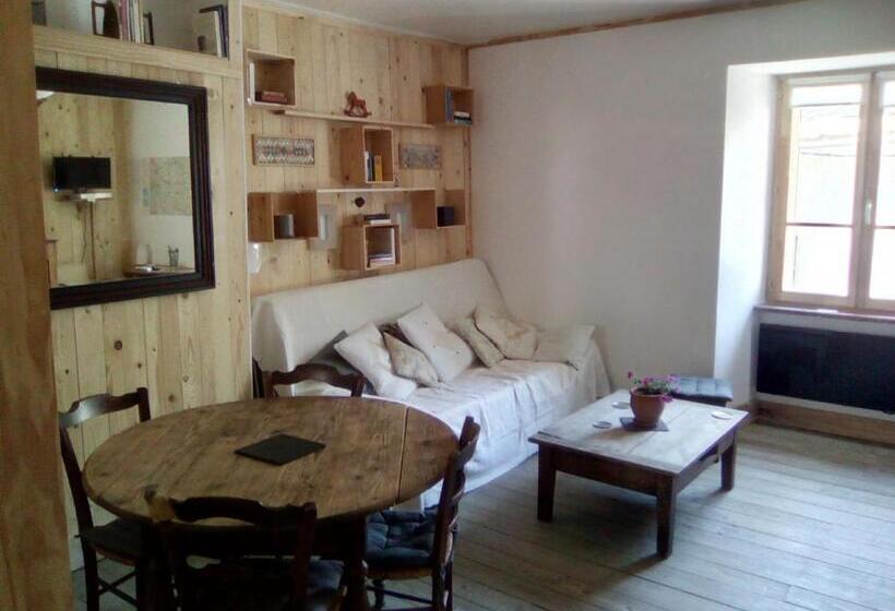 Family Suite, Au 17