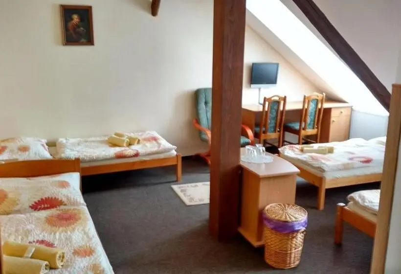 Habitació Quàdruple Estàndard, Dalmo