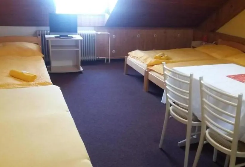 Habitació Quàdruple Estàndard, Dalmo