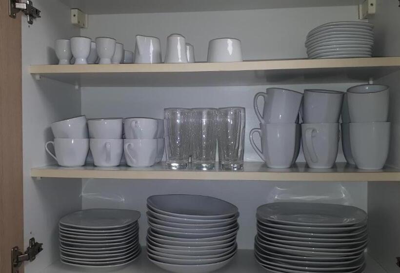 اتاق استاندارد چهارنفره با سرویس بهداشتی مشترک, Tabor Apartments Rozmanova Street