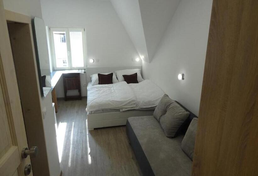 استودیوی لوکس, Tabor Apartments Rozmanova Street