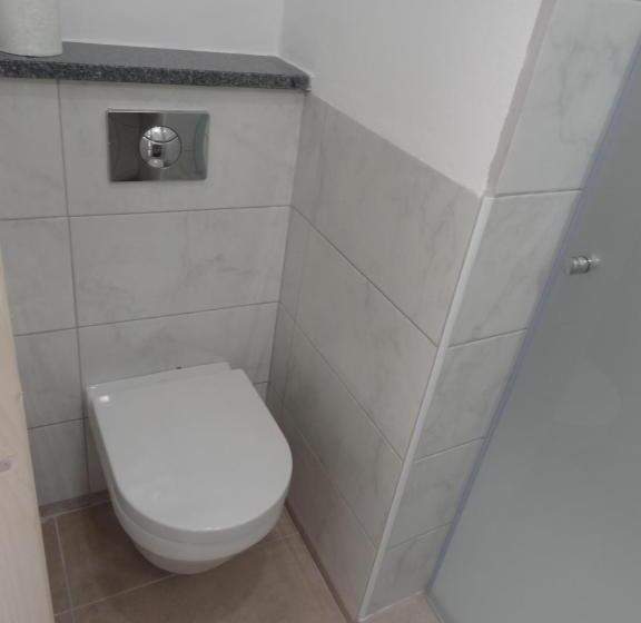 استودیوی لوکس, Tabor Apartments Rozmanova Street