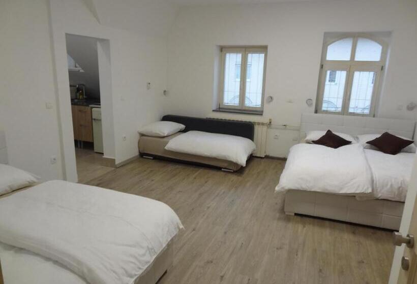 اتاق لوکس, Tabor Apartments Rozmanova Street