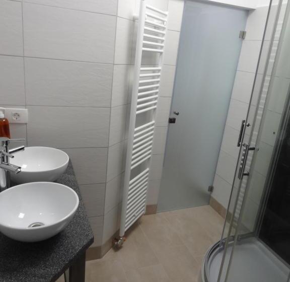 اتاق لوکس, Tabor Apartments Rozmanova Street