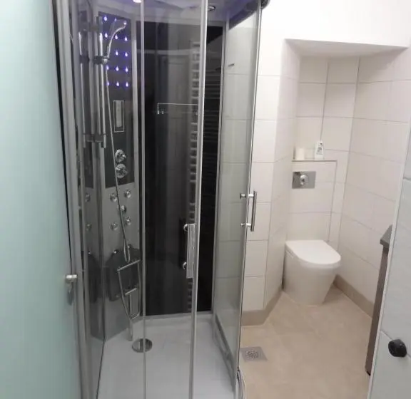اتاق لوکس, Tabor Apartments Rozmanova Street