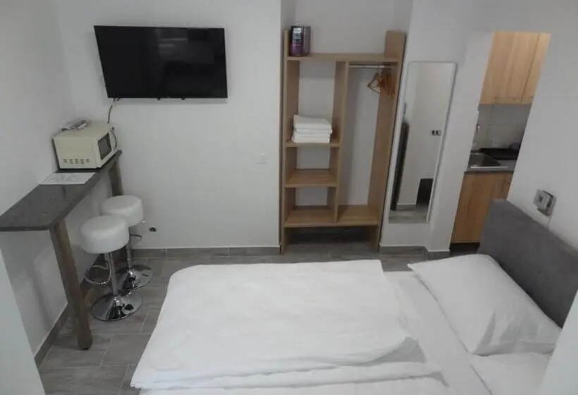 اتاق خانوادگی با چشمانداز باغ, Tabor Apartments Rozmanova Street