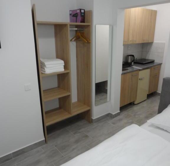 اتاق خانوادگی با چشم‌انداز باغ, Tabor   Apartments Rozmanova Street