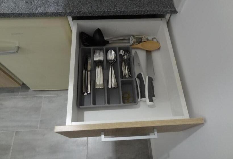 اتاق خانوادگی با چشمانداز باغ, Tabor Apartments Rozmanova Street