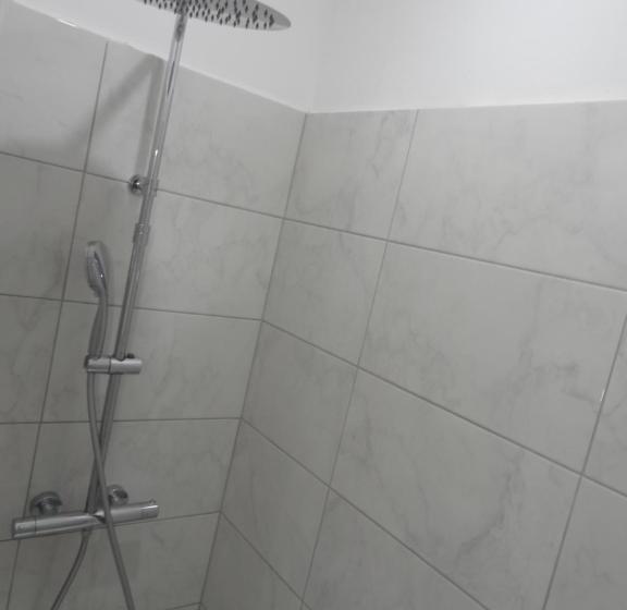 استودیوی لوکس, Tabor   Apartments Rozmanova Street