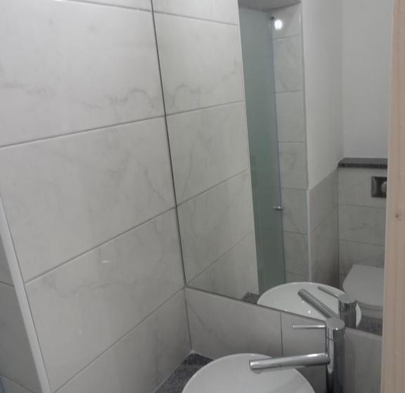 استودیوی لوکس, Tabor Apartments Rozmanova Street