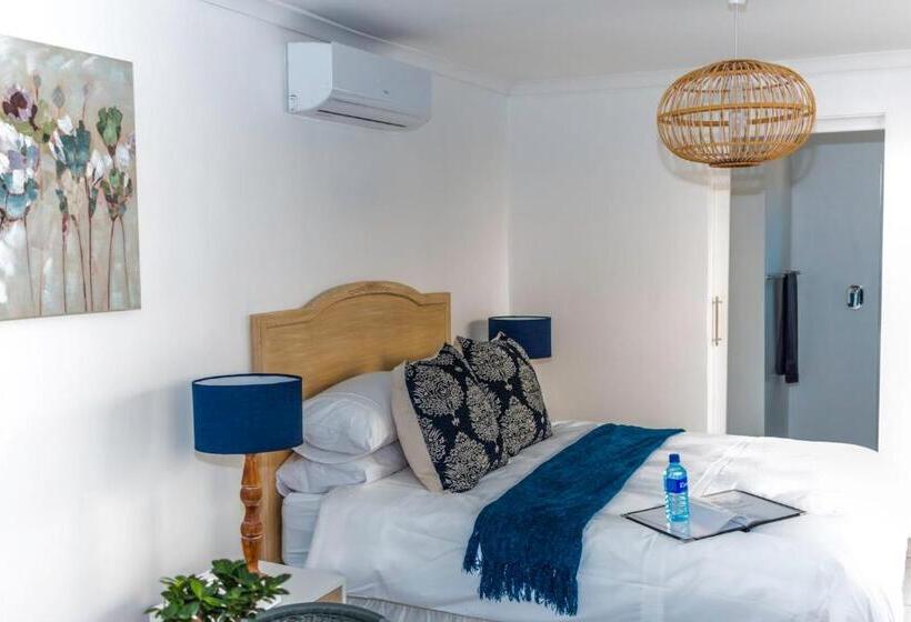 סטודיו דלוקס, The Studio On Balmoral