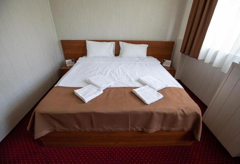 豪华房间, Népliget