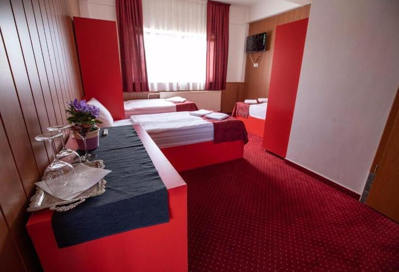 豪华三人间, Népliget