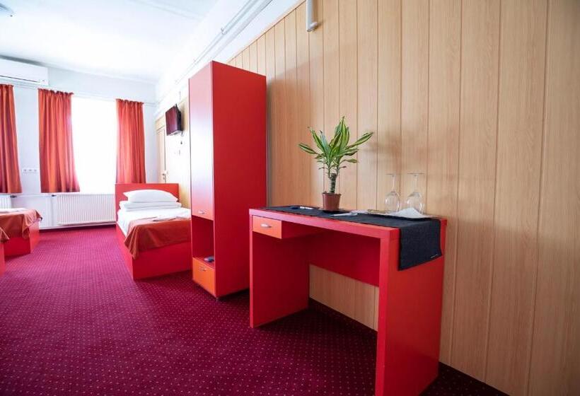 四人豪华间, Népliget