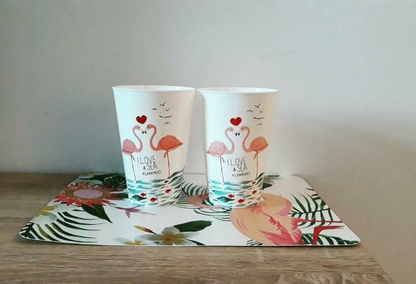 이코노미 룸, Rima Del Mar